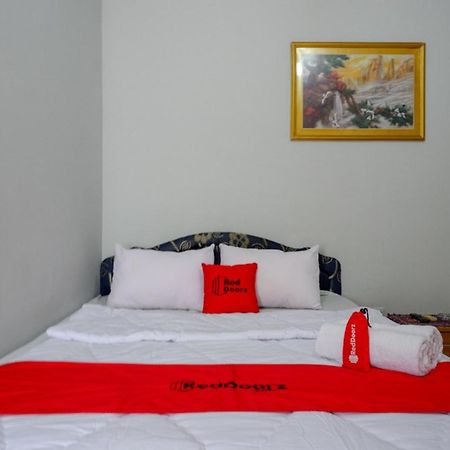 Reddoorz @ Hotel Aulia Majene Exterior photo