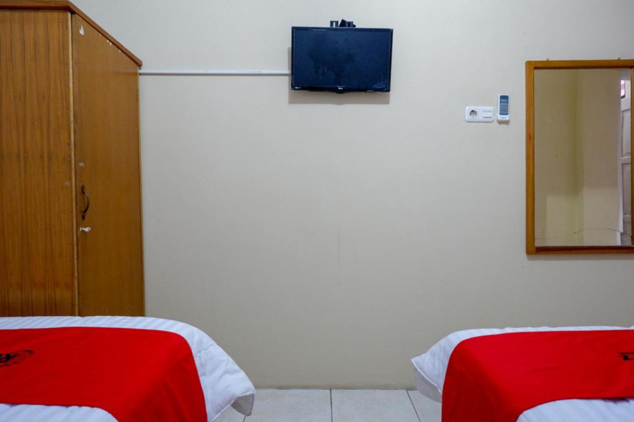 Reddoorz @ Hotel Aulia Majene Exterior photo