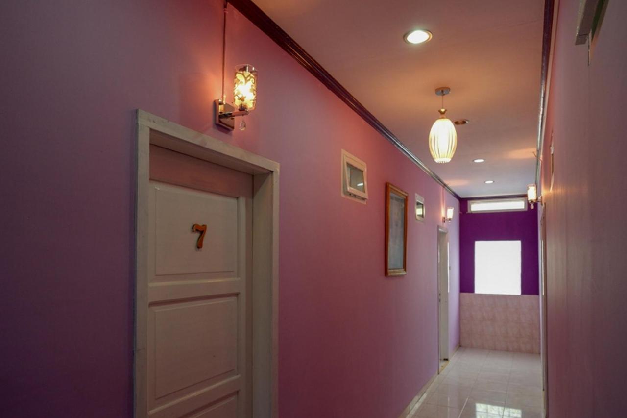 Reddoorz @ Hotel Aulia Majene Exterior photo