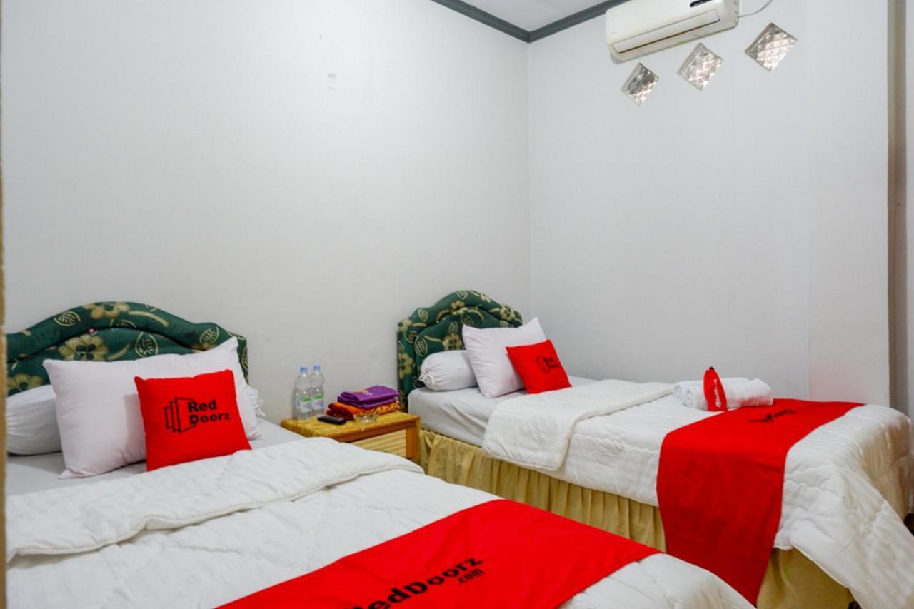 Reddoorz @ Hotel Aulia Majene Exterior photo